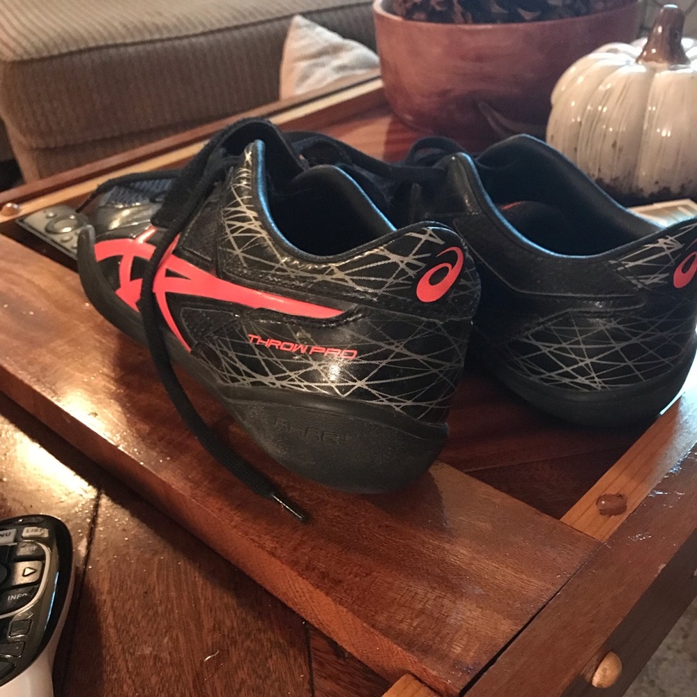 ASICS track and field shoes.  Made for a thrower